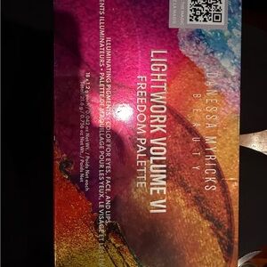 Danessa Myricks Beauty Lightwork VI Palette - Vibrant Spectrum